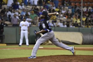 Estrellas dominan postemporada; Licey derrota Aguilas en Santiago