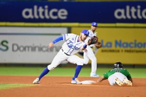 Licey, Aguilas y Gigantes ganan en el beisbol profesional de la RD