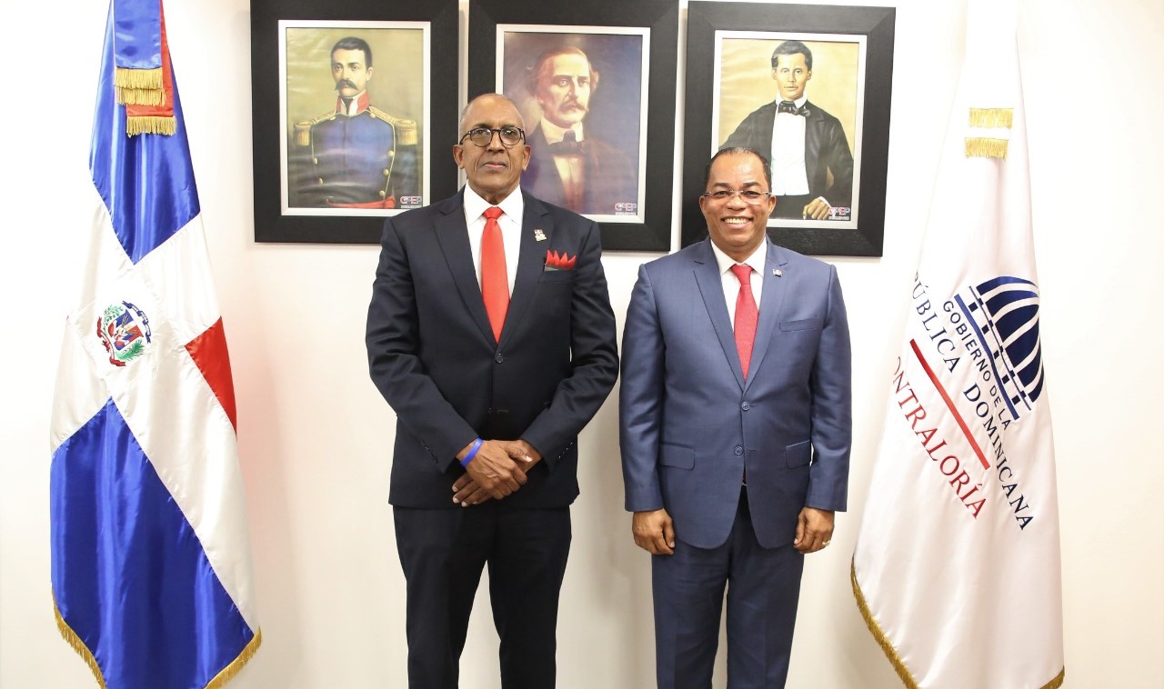 Félix Santana García asume como nuevo contralor general de la RD | AlMomento.Net