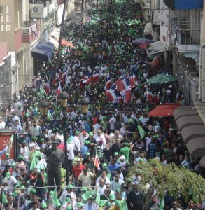 Jóvenes Fuerza Pueblo critican la «inseguridad y altos precios»