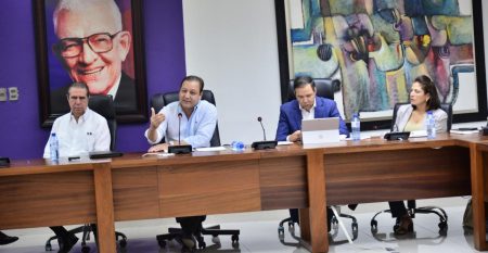 Abel Martínez designa enlaces y coordinadores de su campaña