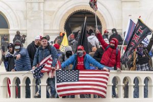 EEUU: Trump promete liberar a encarcelados por asalto Capitolio