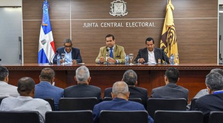 Organismos JCE reúnen partidos para informar sobre elecciones Organismos JCE reúnen partidos para informar sobre elecciones