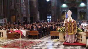 ROMA: Cerca 50 mil fieles asisten al funeral por Benedicto XVI
