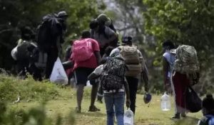Dominicanos narran penurias que sufren durante viaje por México