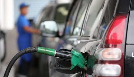 Gobierno mantiene invariables precios todos los combustibles