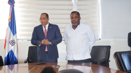 Catalino Correa Hiciano asume como nuevo director de ADESS Catalino Correa Hiciano asume como nuevo director de ADESS