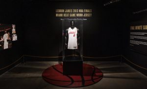Camiseta LeBron James es vendida por 3,68 millones de dólares