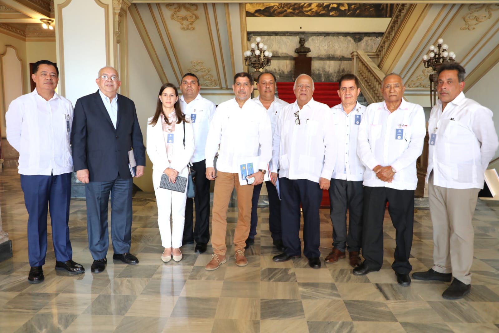 Gobierno y avicultores acuerdan aumentar producción de huevos imagen