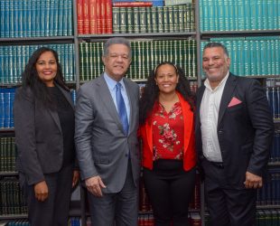 Ejecutiva de Amazon visita a Leonel Fernández y agradece su apoyo
