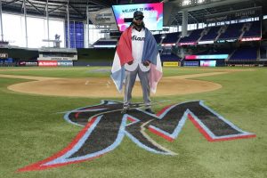 Johnny Cueto podría ganar US$17,5 millones con los Marlins