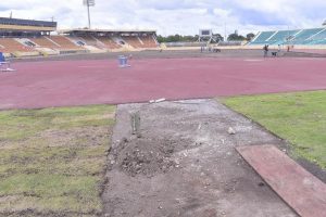 Gobierno anuncia reparación total de la pista de atletismo del COJPD