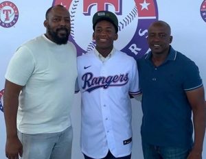 Orioles firman 27 prospectos; otro hijo Vlad Guerrero ficha con Texas