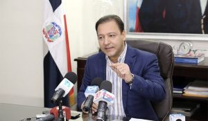 SANTIAGO: Alcalde expresa pesar por muerte de menor en carnaval
