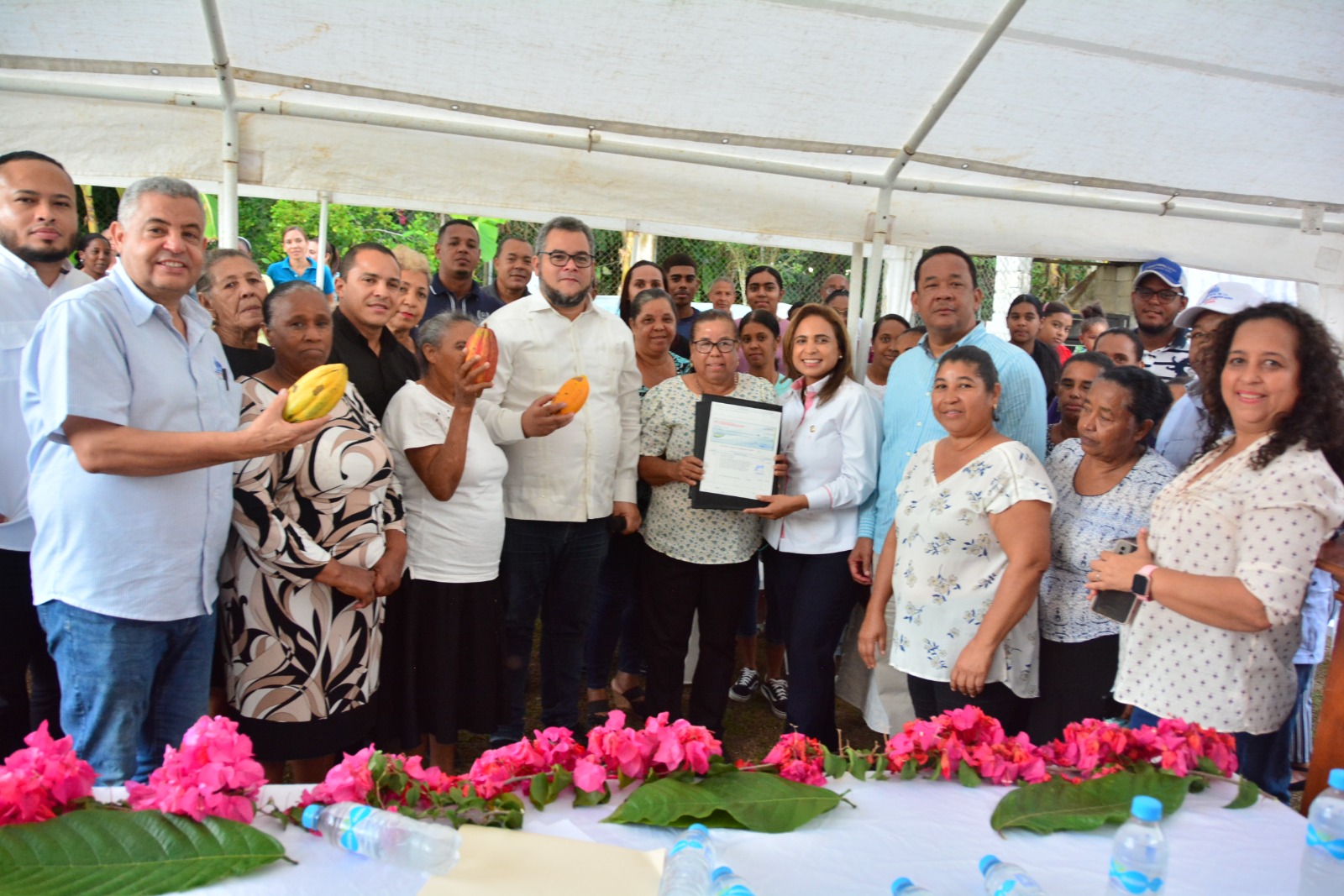 Gobierno entregó 12 millones para transformación subsector Cacao imagen