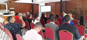 Periodistas participan en dos talleres sobre redacción en SD y Santiago