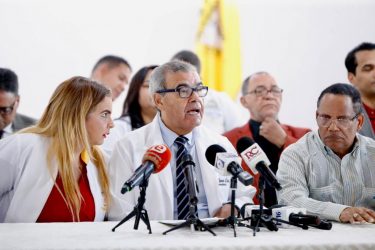 Médicos suspenden durante una semana acciones contra las ARS Médicos suspenden durante una semana acciones contra las ARS