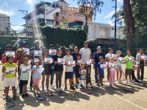 Club Paraíso realiza clínicas de tenis en su 52 aniversario