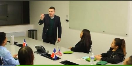 Llama dominicanos de ultramar cambiar cédula vieja para poder votar