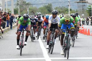 Ronald Geran triunfa en tercera etapa de la Vuelta Independencia