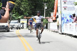 Ismael Sánchez vuelve a triunfar en Vuelta Ciclista Independencia