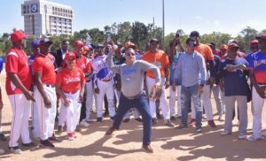 Inauguran torneo béisbol Viejas Glorias en el Centro Olímpico JPD