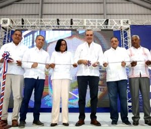 BARAHONA: Presidente entrega nuevo polideportivo en Enriquillo