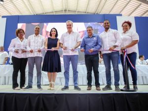 Presidente inaugura e inicia obras en regiones Suroeste y Noroeste