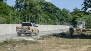 Ministerio de Defensa desmiente que muro dañe zona protegida