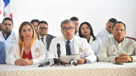 Médicos paralizan servicios a todas ARS este jueves y viernes