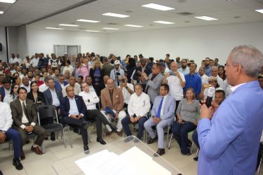 Funcionario y empresarios resaltan obras de Abinader en Santiago Funcionario y empresarios resaltan obras de Abinader en Santiago