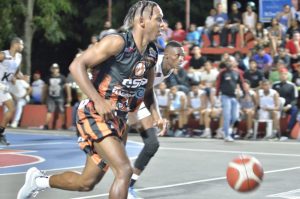 Máximo Gómez y Santa Ana ganan en semifinales basket SFM