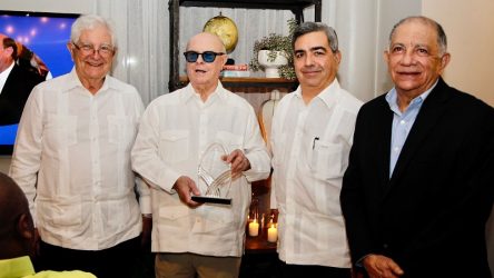 Reconocen a Hipólito Mejía por sus aportes a la agroindustria en RD Reconocen a Hipólito Mejía por sus aportes a la agroindustria en RD