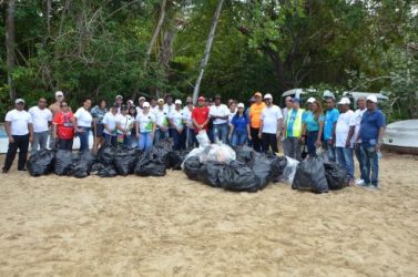 Harán jornada limpieza el sábado en 17 playas de Rep. Dominicana