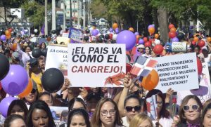 Santiago: Mujeres PLD realizan marcha; denuncian serie de males