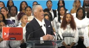 Vargas formaliza aspiración a la presidencia de Rep. Dominicana