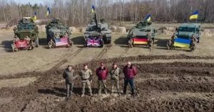 Ucrania cuenta ya con carros de combate alemanes, británicos y  EU