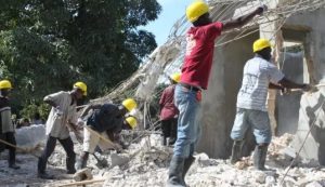 Proponen regularizar haitianos que trabajan en la construcción