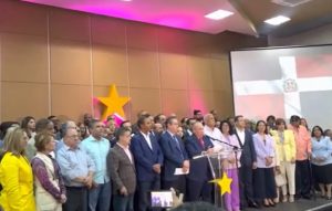 PLD advierte «no tiene miedo» y pide al MP investigue a Abinader