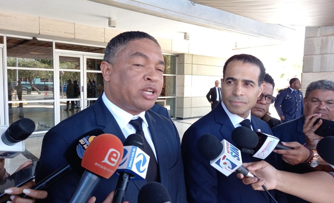 Pide investigar denuncia sobre tráfico de armas hacia Haití imagen