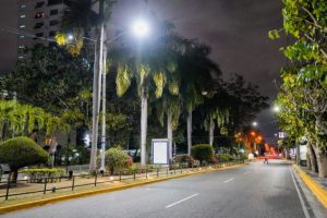 Empresa Edesur coloca 1,500 luces en avenidas del Distrito Nacional
