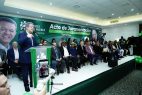 Leonel anuncia formación frente opositor; cuestiona la encuesta