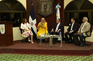 Ateneo Dominicano inicia ciclo de conversaciones en Santo Domingo