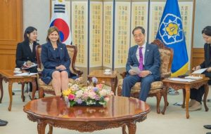 Corea del Sur y R. Dom. firman acuerdo para promover comercio