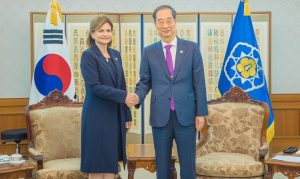 Vice RD y Primer Ministro Corea hablan de tratado libre comercio