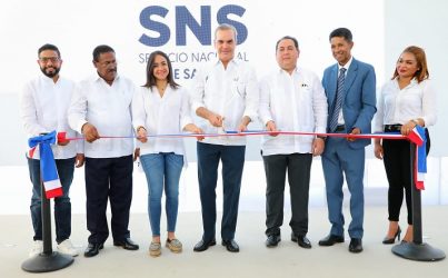 Abinader inaugura la restaurada emergencia Hospital Robert Read