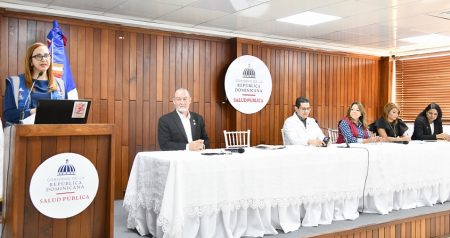 Inician en Dominicana vacunación de casi dos millones de personas Inician en Dominicana vacunación de casi dos millones de personas
