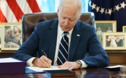 Biden firma el paquete de ayuda para Ucrania, Israel y Taiwán