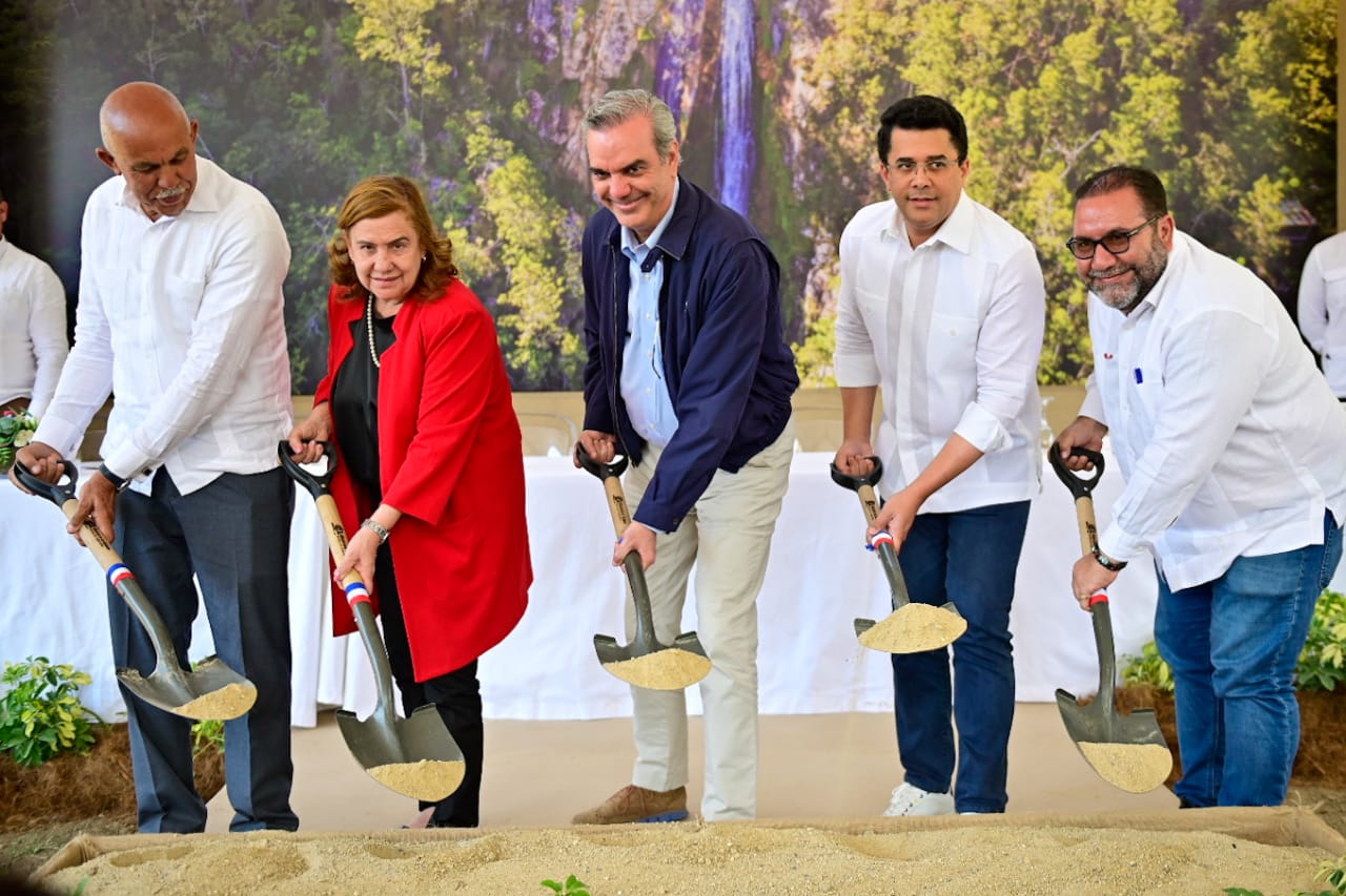 Gobierno inicia la reconstrucción acceso carretera Aguas Blancas imagen