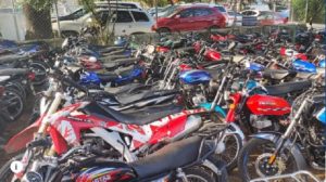 Policía retiene 115 motocicletas por carreras clandestinas en SDN